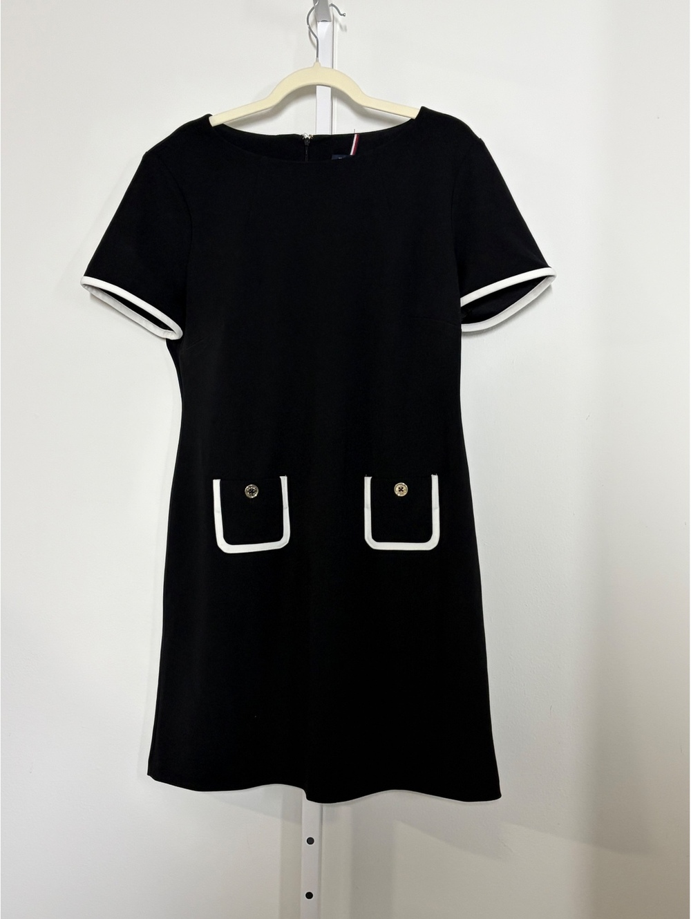 Tommy Hilfiger Size 14 Black Short Sleeve Shift Dress with White Trim and Button